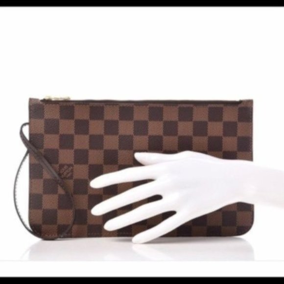 Authentic NEW Louis Vuitton Neverfull red damier pouch - Picture 3 of 8